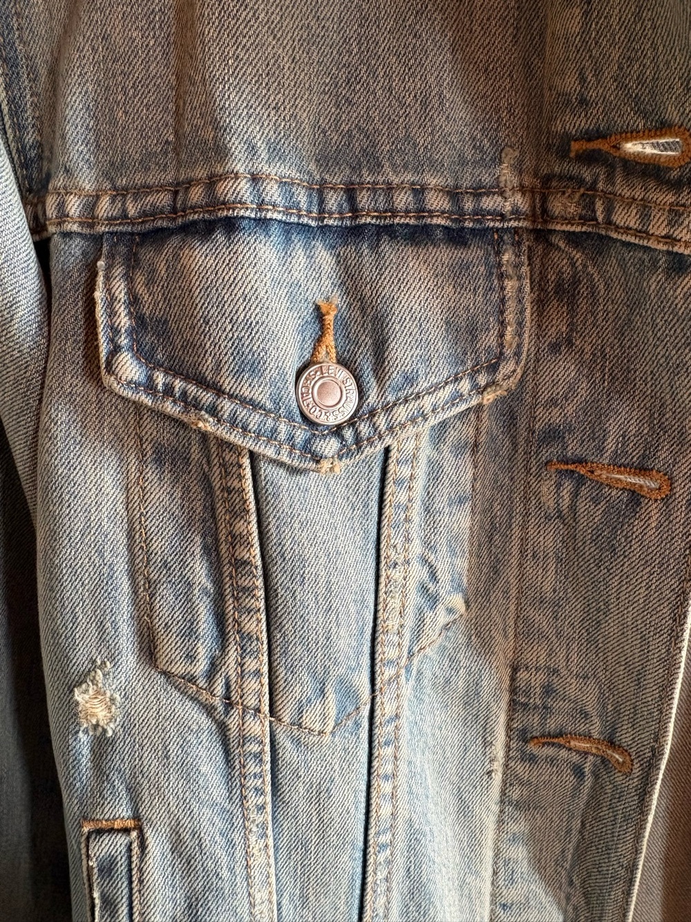 Levi's Light Blue Denim Jacket - Picture 2 of 5